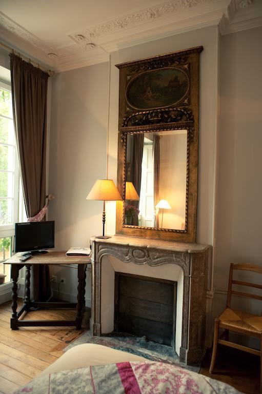 Le Chateau De La Vierge Bures-sur-Yvette Chambre photo